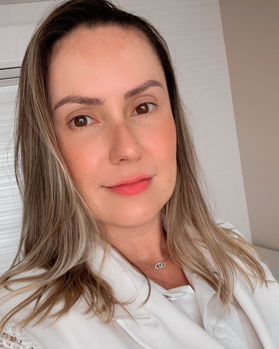 Cassandra Hildebrand – Dermatologista 